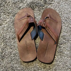 Men’s Tommy Hilfiger dozer sandals, size 11